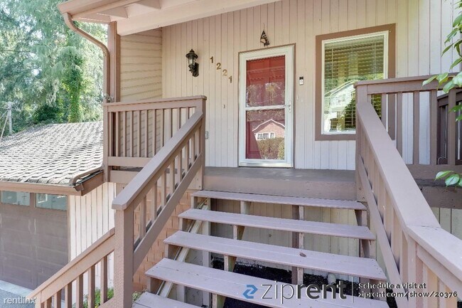 Building Photo - 3 br, 3.5 bath House - 1221 211th Avenue N...