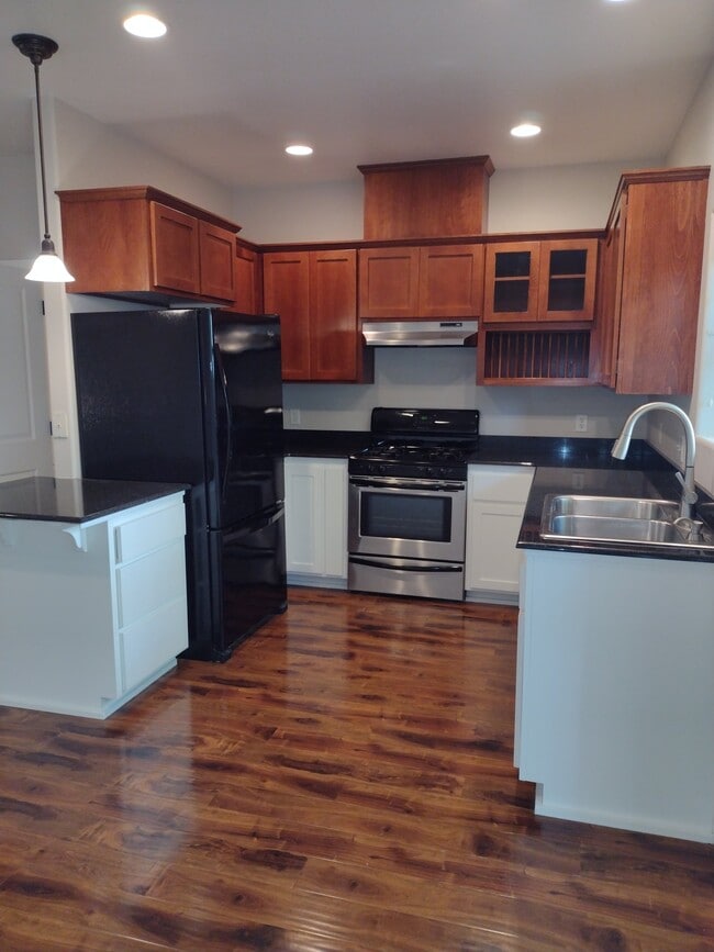 Building Photo - 265 Daisy Creek Village Dr