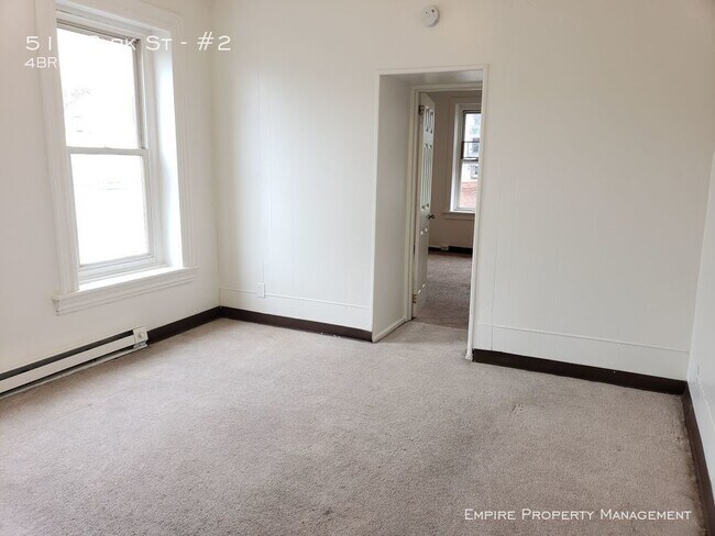 Foto del edificio - 4 Bedroom Apartment in Allentown
