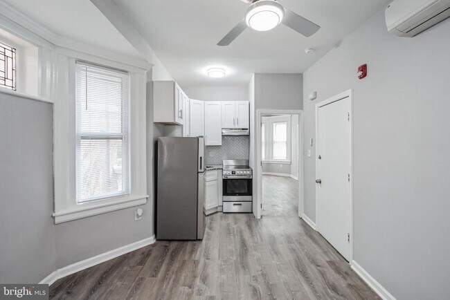 Building Photo - 524 S 46th St