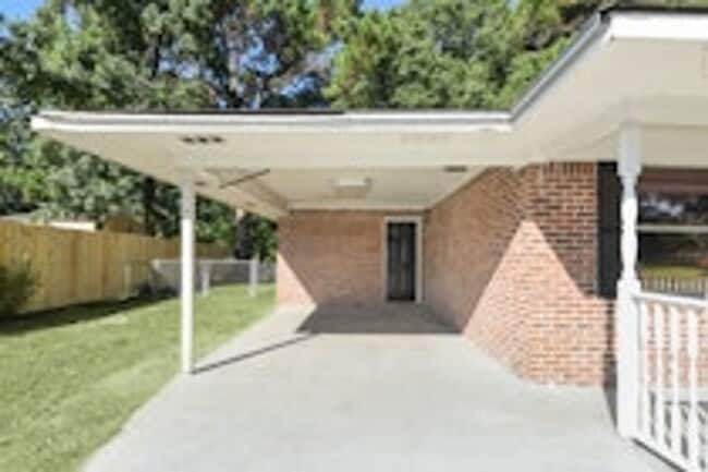 Building Photo - 30 Dove Ct