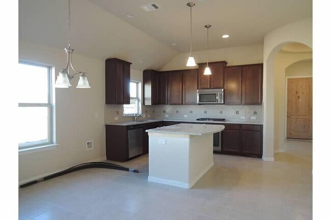 Foto del edificio - 3709 Mineral Dr