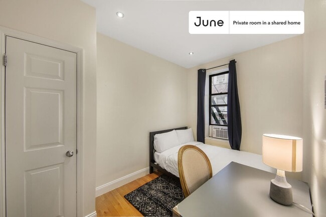 Building Photo - Room in Shared 4 bed/1 bath home