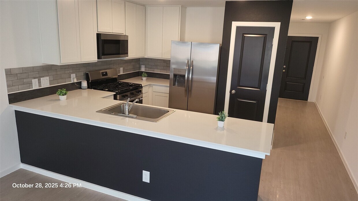 Foto principal - 17921 Valle Cupa Ln