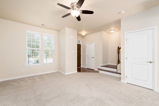 Foto del edificio - 4 bedroom, 3.5 bath Townhome located near Innsbrook, in the heart of Short Pump! Ready just in ti...