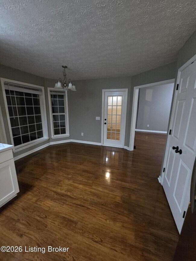 Foto del edificio - 6408 Mossy Oaks Dr