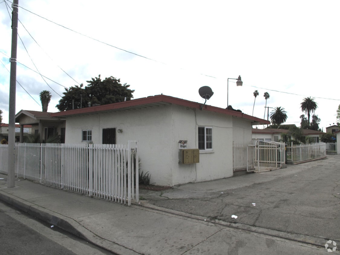 Primary Photo - 620-624 Alondra Blvd
