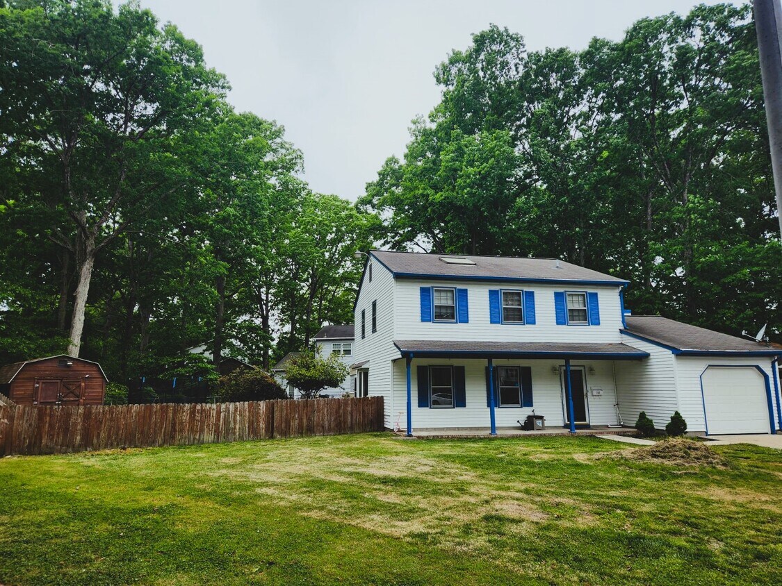 Foto principal - 703 Lance Dr