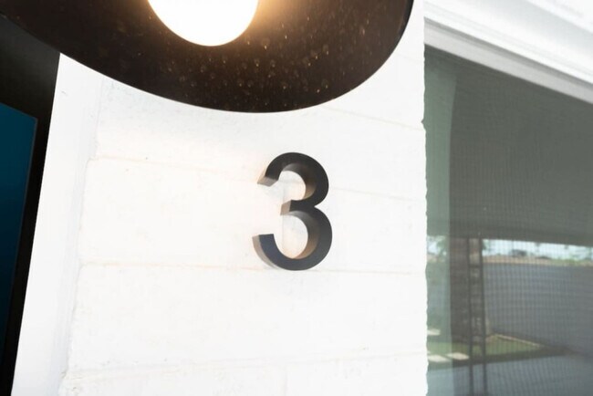 Foto del edificio - 3314 N 66th Pl