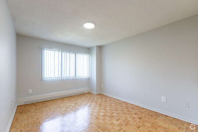 3 chambres, 1 salle de bain - 857 pi2 - Chambre - The Forestwoods