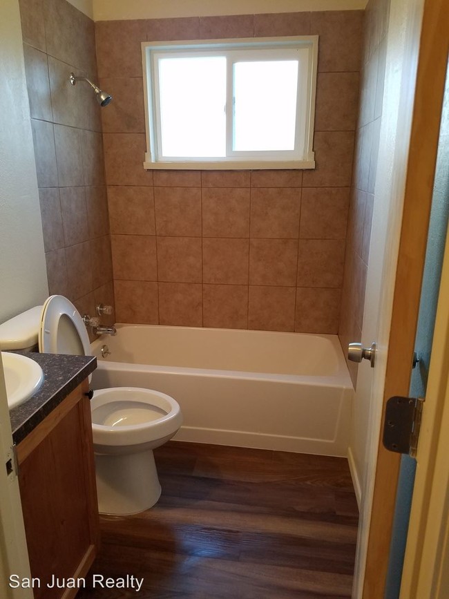 Building Photo - 2 br, 1 bath Apartment - 516 E 18th Street