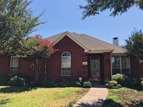 Building Photo - 8026 Palisades Dr