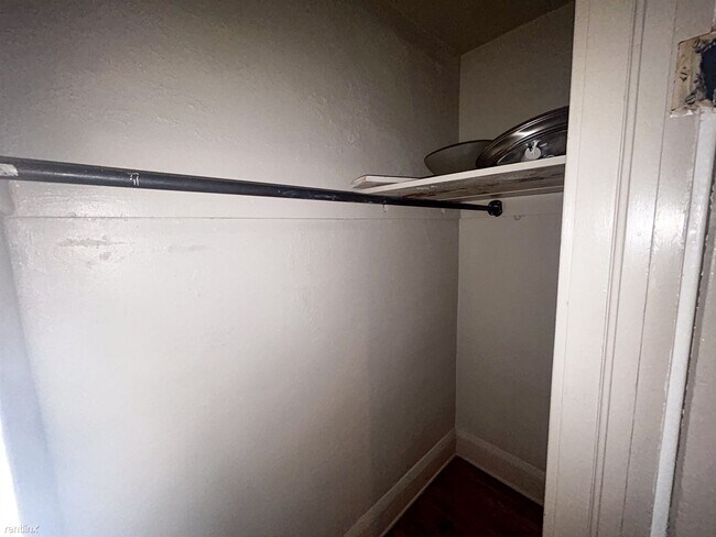 Building Photo - 2 br, 1 bath Duplex - 390 East 162nd Stree...