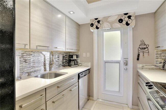 Foto del edificio - 505 N Riverside Dr