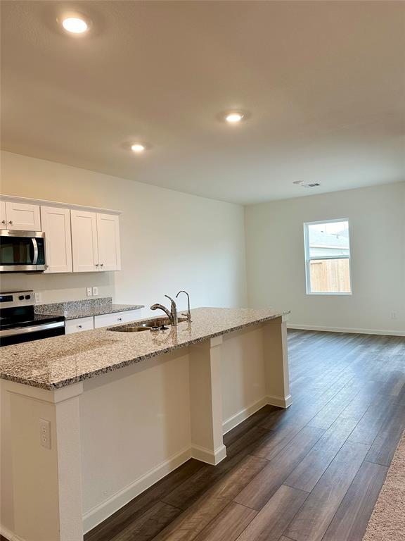 Building Photo - 4017 Silver Linden