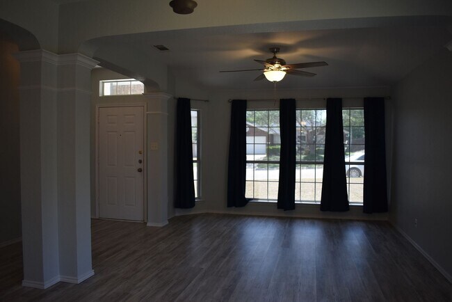 Building Photo - TWO LIVING ROOMS AND TWO DINING ROOMS! Sol...