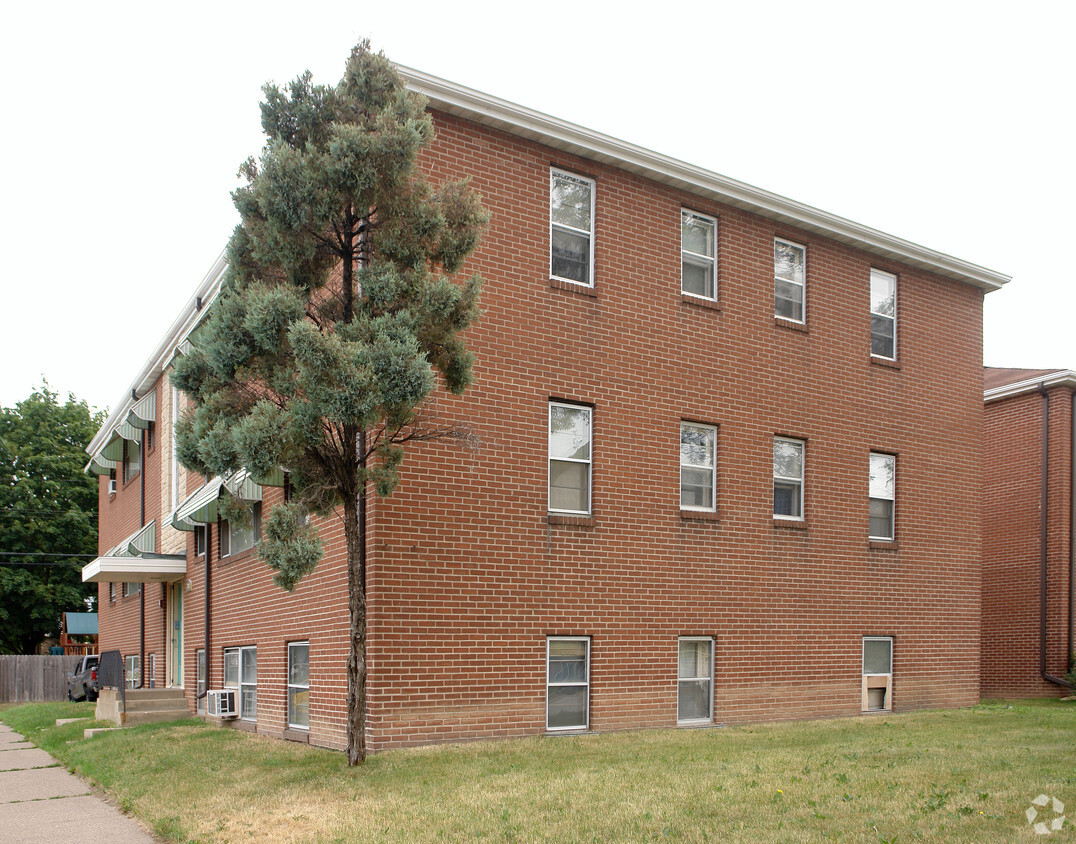 Foto del edificio - 1688 Arona Ave