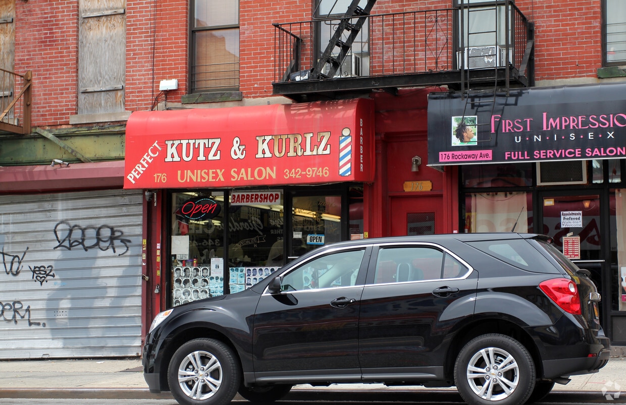 Primary Photo - 176 Rockaway Ave
