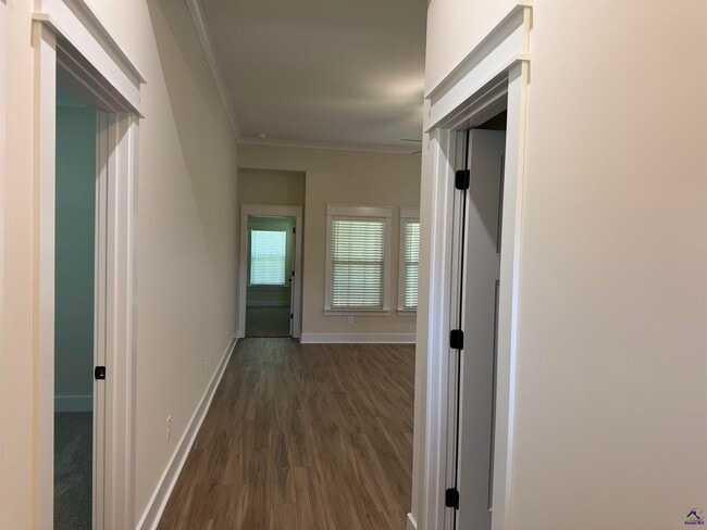Foto del edificio - 213 Willowbrook Ln