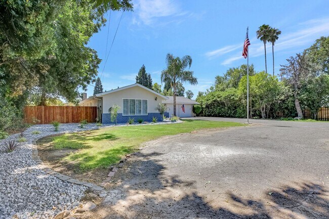 Foto del edificio - Modern Country Retreat on Half Acre in Gridley 3+ Bedrooms