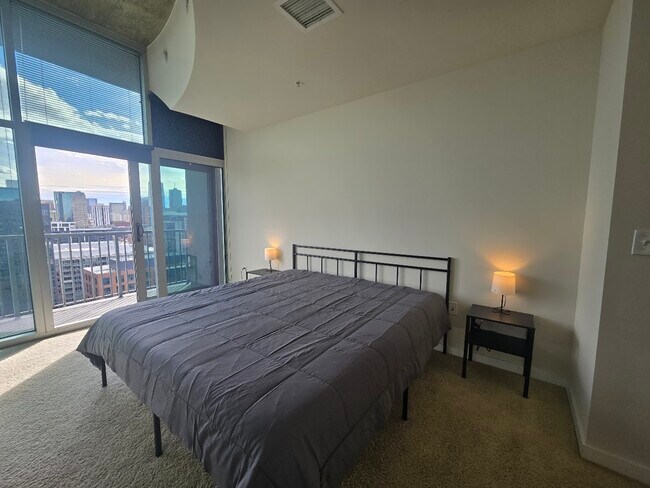 Foto del edificio - 1700 Bassett St