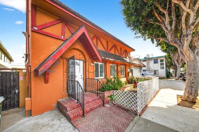 Foto del edificio - 12246 Birch Ave