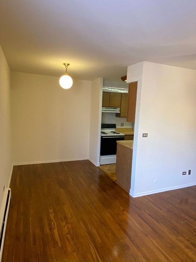 Interior Photo - 531 W. Deming