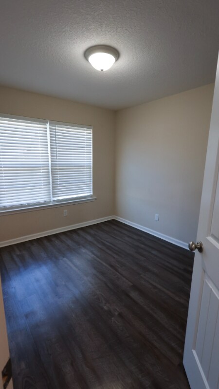 Building Photo - 123 Villa Rd