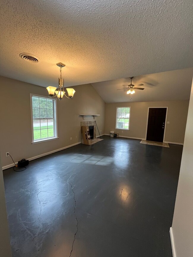 Building Photo - 3 Bed 3 Bath House