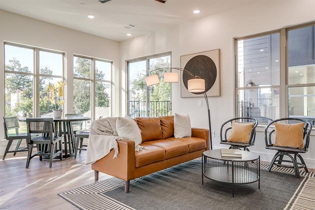 Foto del edificio - 302 Foch St