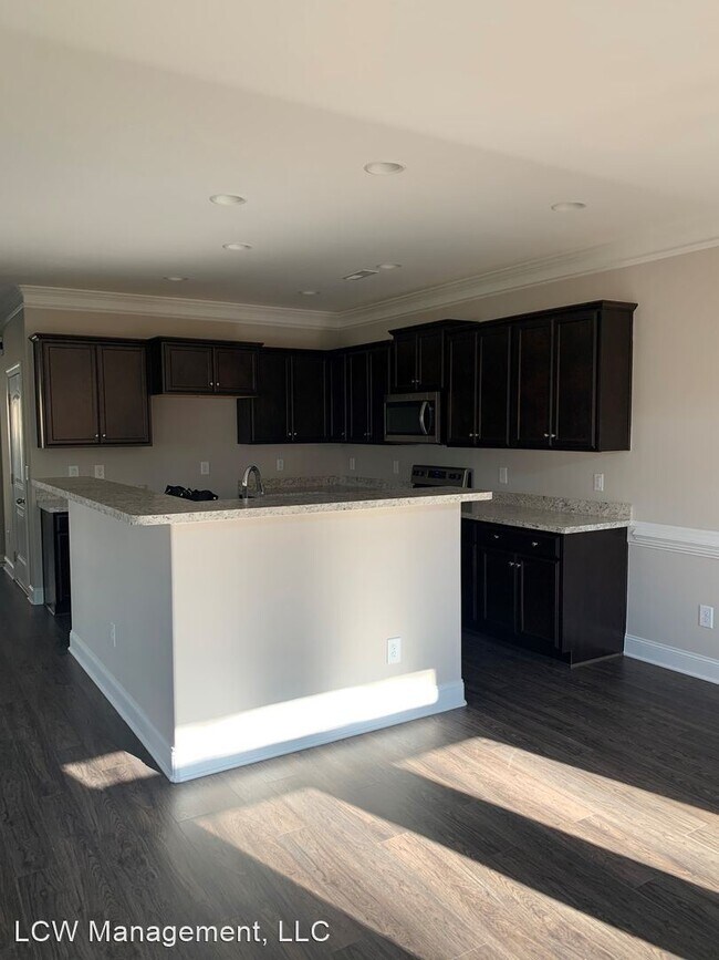 Building Photo - 3 br, 2.5 bath House - 847 Silver Leaf Drive
