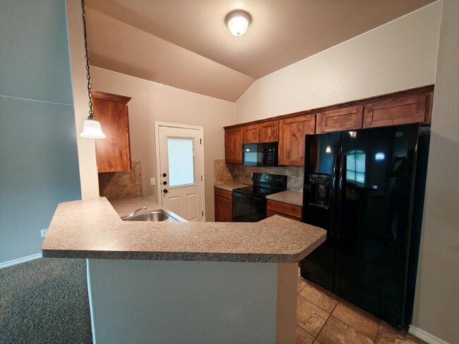 Building Photo - 701 Sladecek Dr