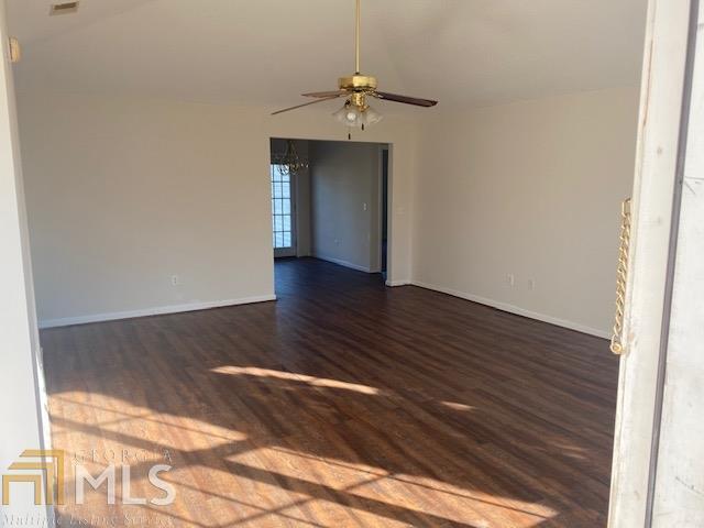 Foto del edificio - 5027 Scotch Pine Ave