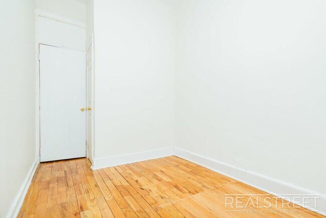 Foto del edificio - Spacious 1 BED in Bushwick