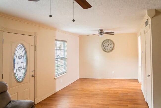 Building Photo - Harligen #5