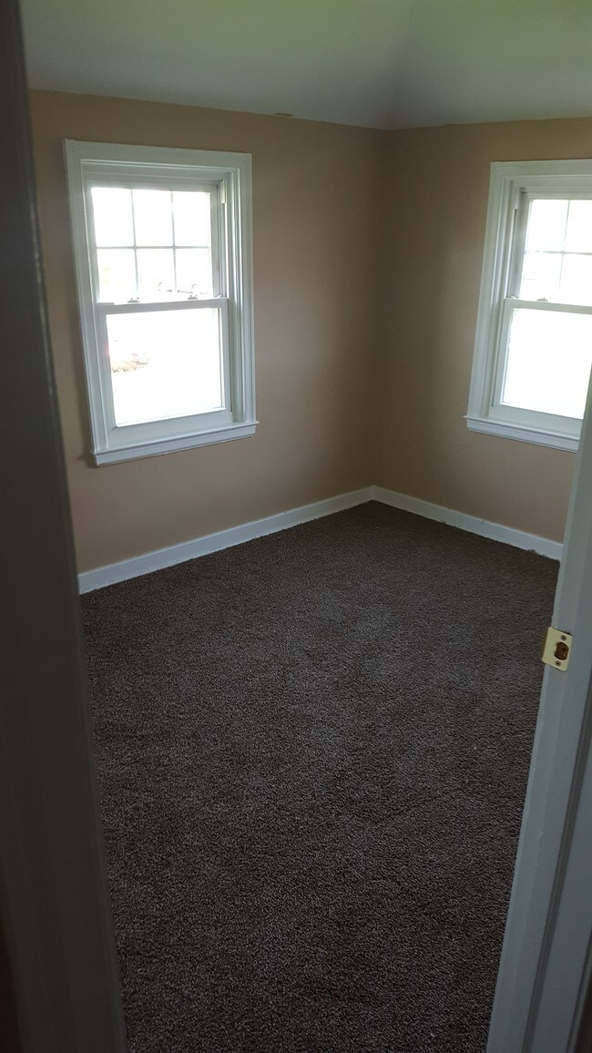 Milpine Garden Townhomes Apartments in Niagara Falls, NY