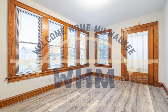 Foto del edificio - 4168 N 92nd St