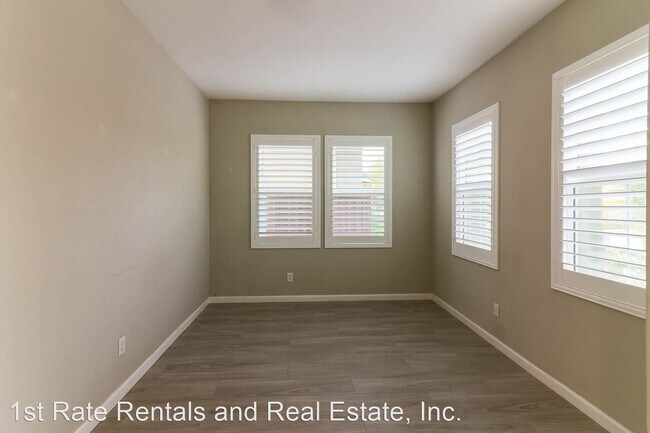Building Photo - 4 br, 2.5 bath House - 22429 Hawthorn Ave