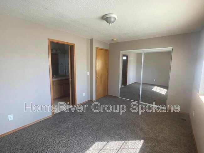 Building Photo - 23209 Maxwell Ave