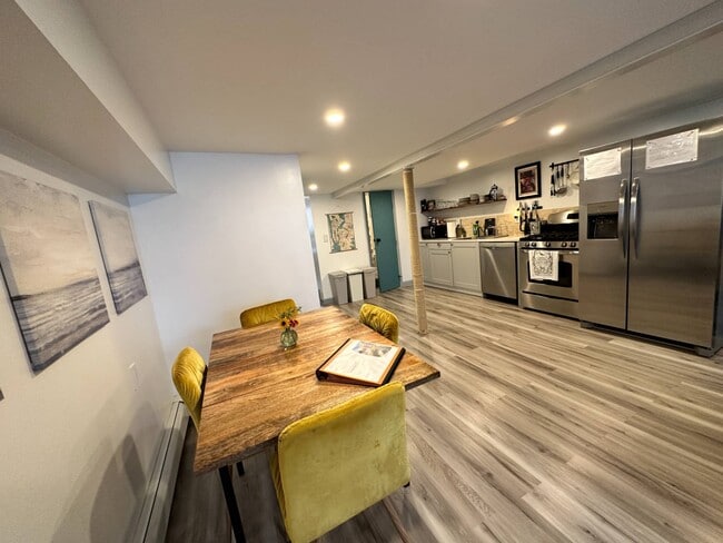 Building Photo - 124 Pioneer St