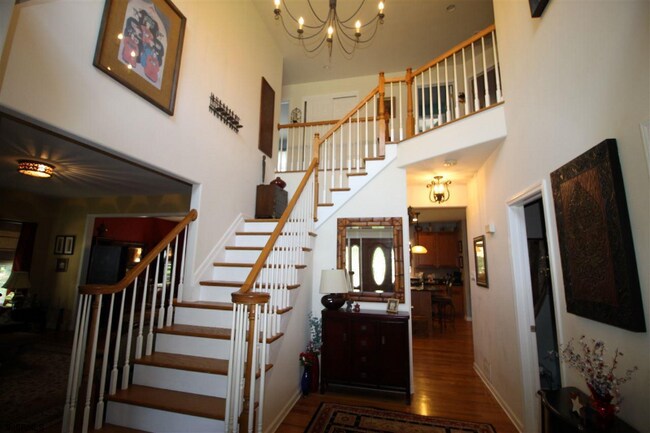 Building Photo - 114 S Genoa Ave