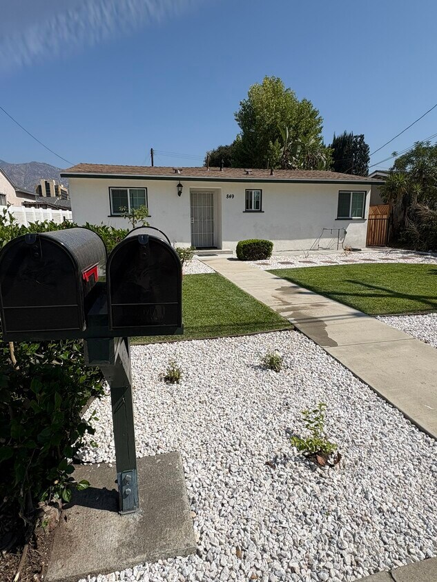 Primary Photo - 849 Diamond St