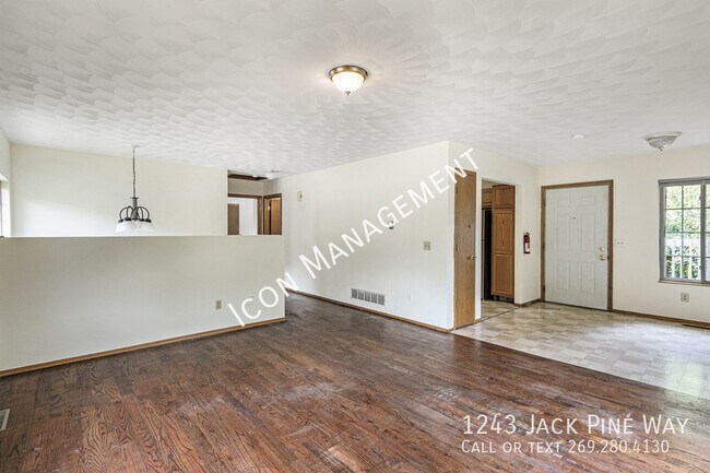 Building Photo - 1243 Jack Pine Way