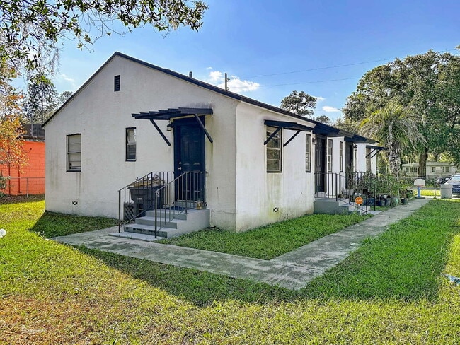 Foto del edificio - 6377 Lamar Dr