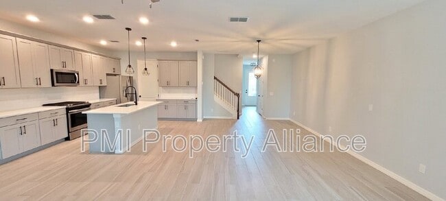 Building Photo - 660 Benoi Dr