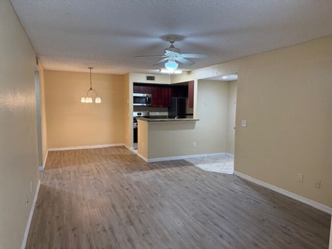 Photo - 5124 Conroy Rd Apartment