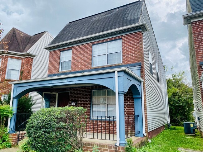 Foto del edificio - Adorable 3 bdrm/1.5 bath Home Located Clos...