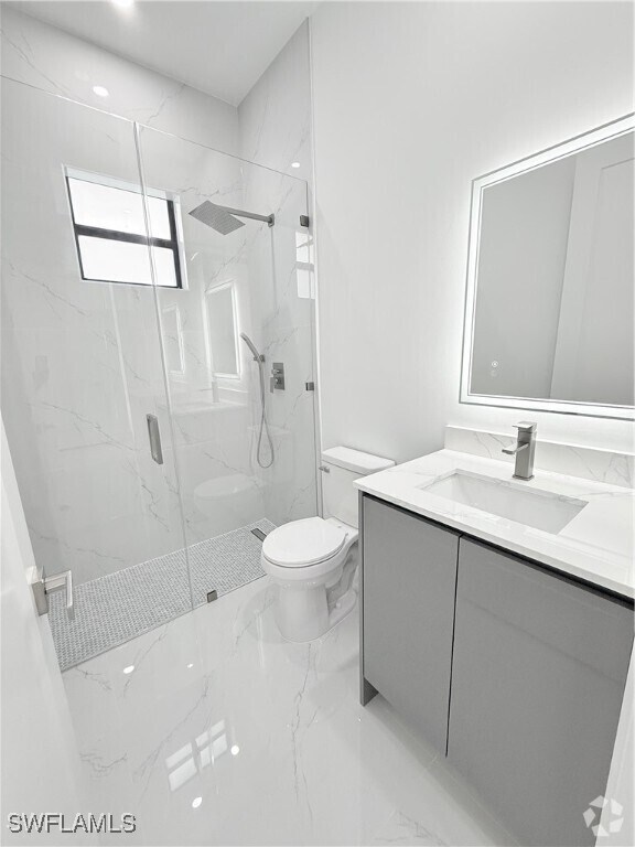 Building Photo - 702 Zemil Ct