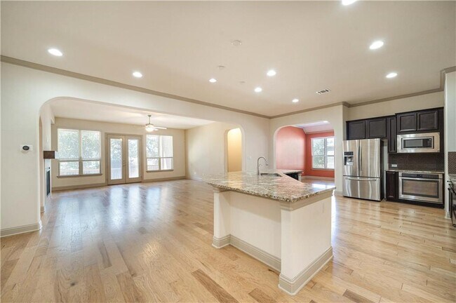 Foto del edificio - 8509 Echo Shore Cove