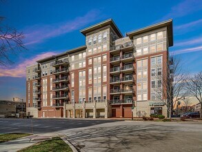 Building Photo - 656 Pearson St